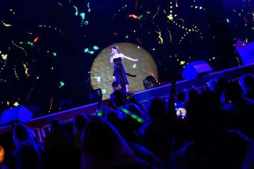 夜晚群星闪耀,群星闪耀下的宇宙奇观